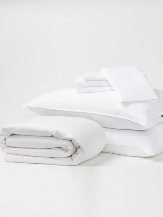 Serta Other - NWT Serta Classic Bedding Bundle: Sheets, Pillows, Mattress Protector (Full)